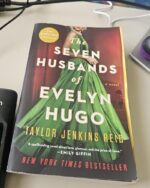 The Seven Husbands of Evelyn Hugo: A Novel